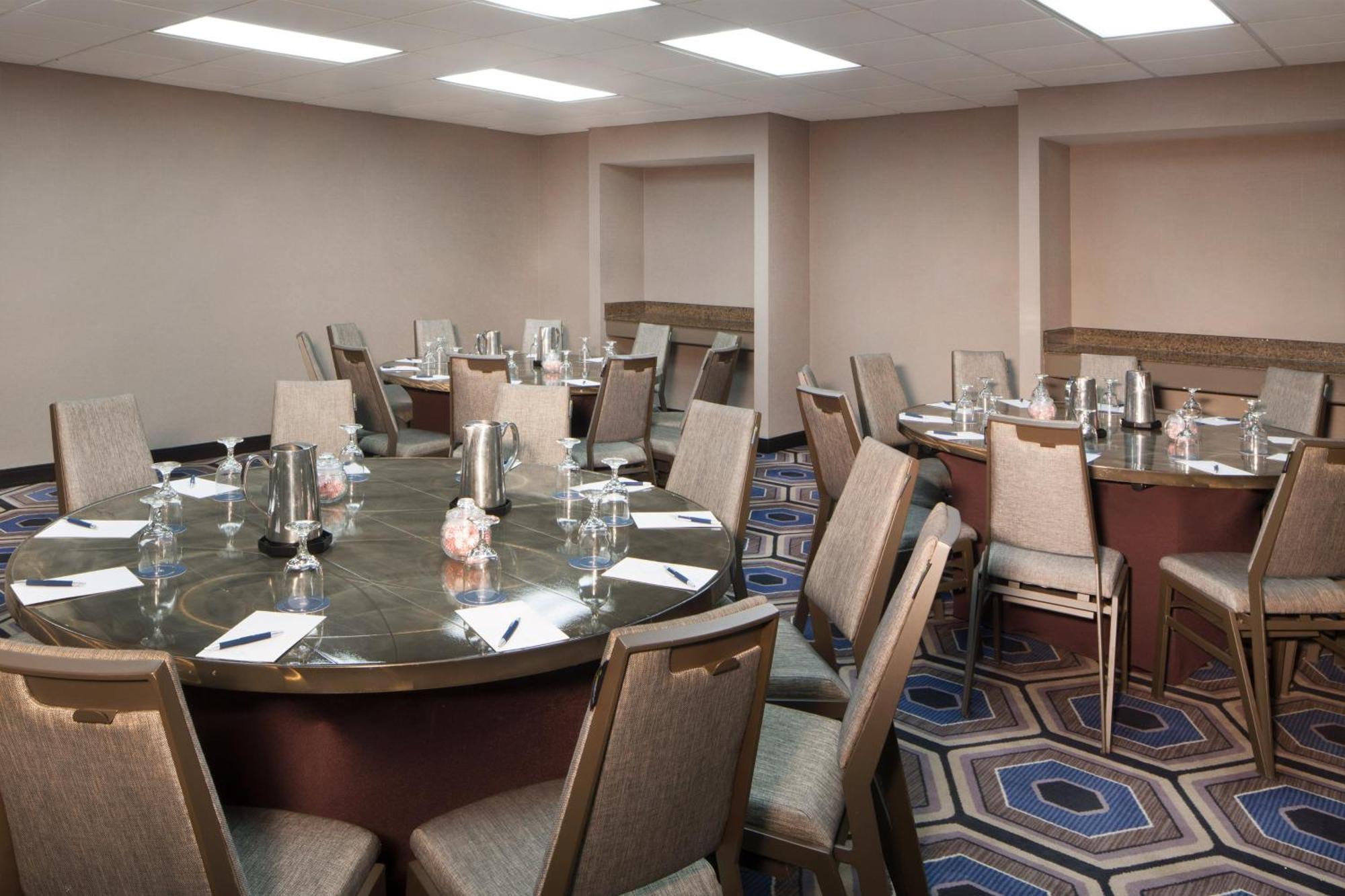Sheraton Bucks County Hotel 3*