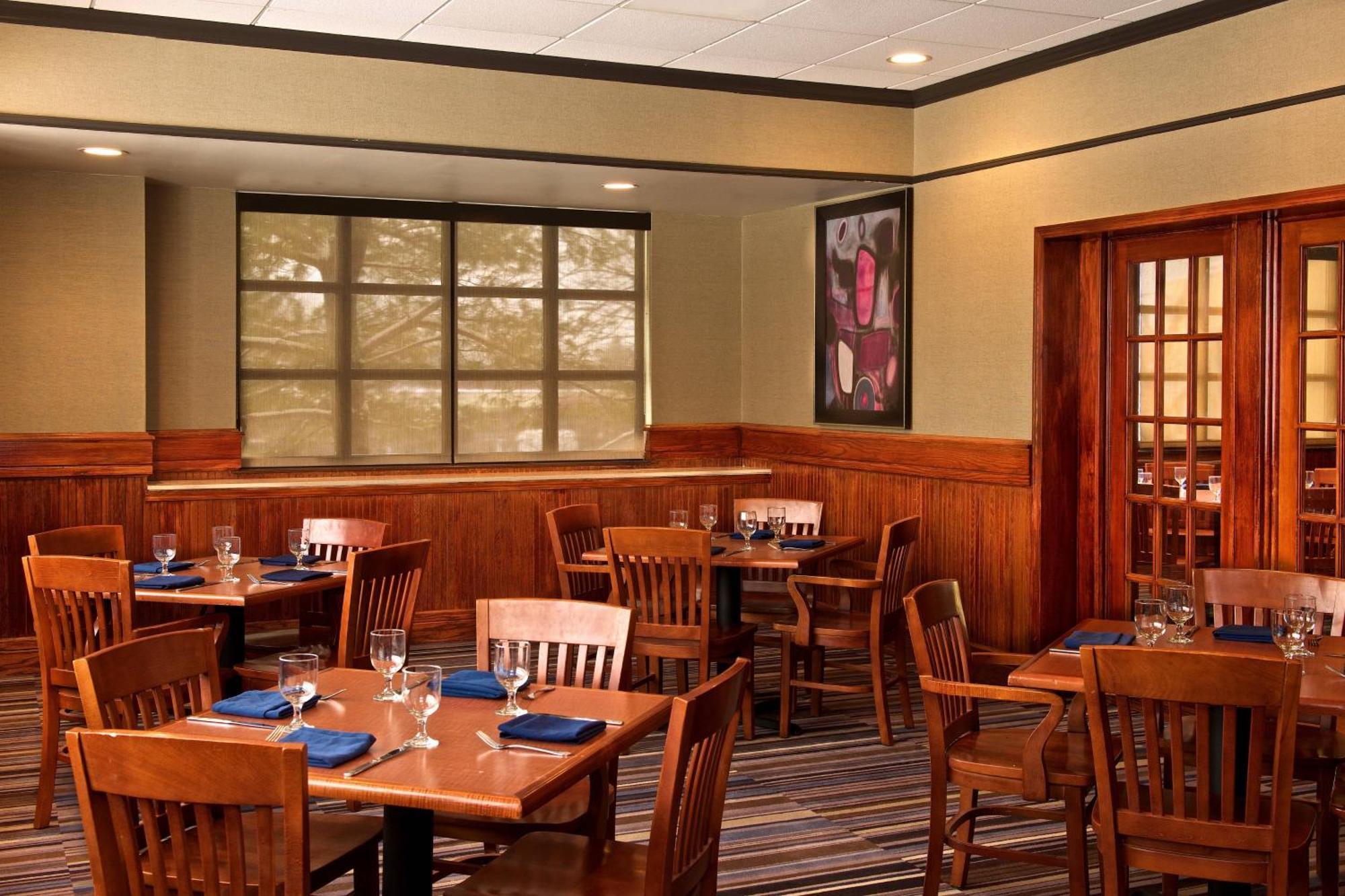 Sheraton Bucks County Hotel 3*